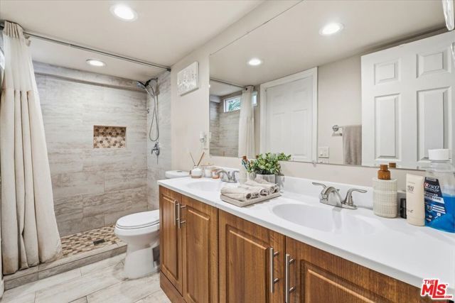 12013 Neenach Street, Sun Valley (los Angeles), CA 91352