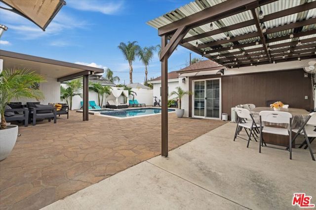 12013 Neenach Street, Sun Valley (los Angeles), CA 91352