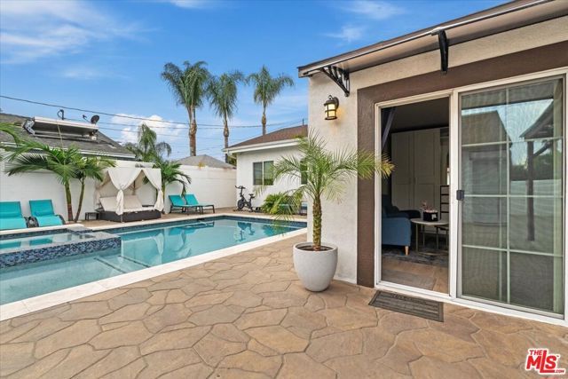 12013 Neenach Street, Sun Valley (los Angeles), CA 91352