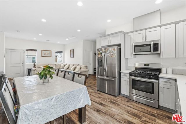 12013 Neenach Street, Sun Valley (los Angeles), CA 91352