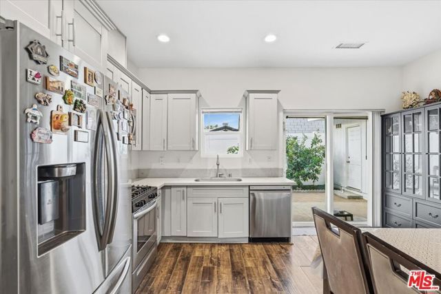 12013 Neenach Street, Sun Valley (los Angeles), CA 91352