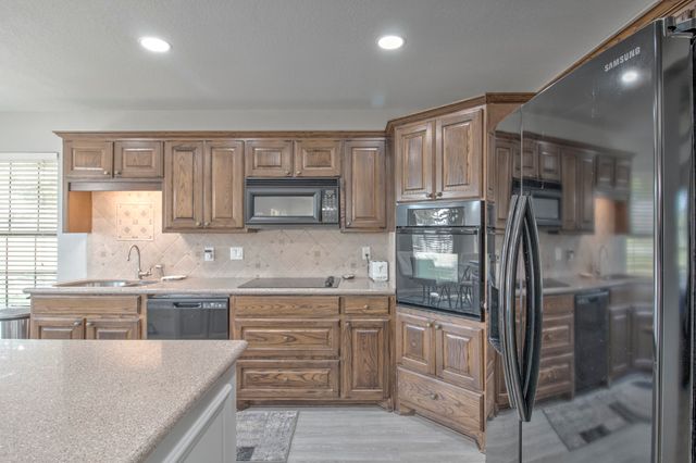 101 Wasco Cove, Gainesville, TX 76240