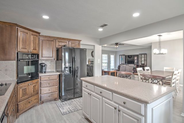 101 Wasco Cove, Gainesville, TX 76240