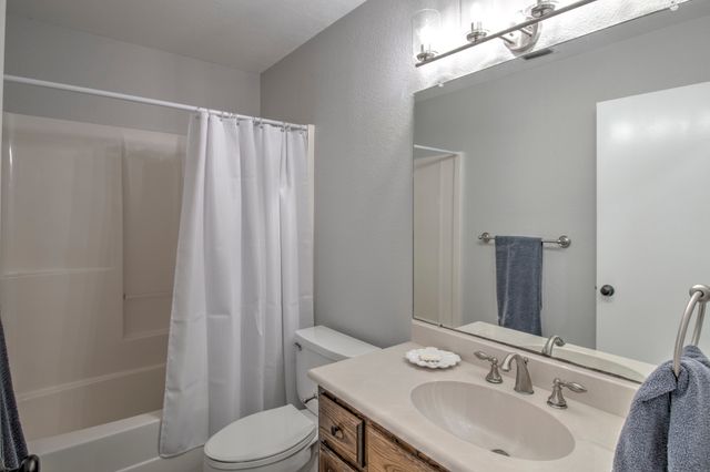 101 Wasco Cove, Gainesville, TX 76240