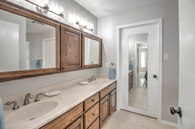 101 Wasco Cove, Gainesville, TX 76240