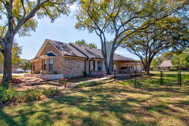 101 Wasco Cove, Gainesville, TX 76240