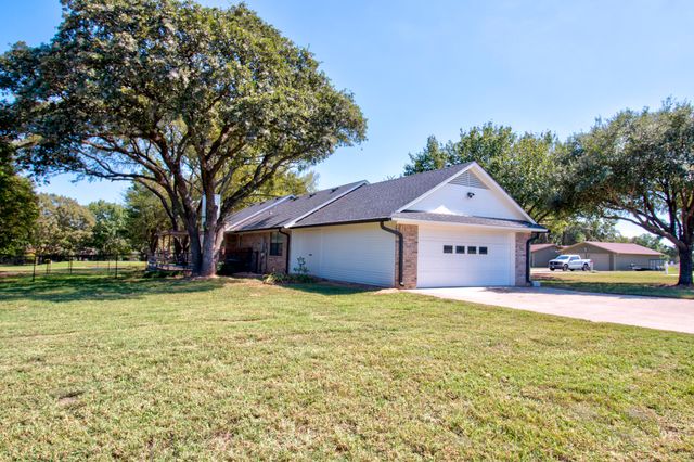 101 Wasco Cove, Gainesville, TX 76240
