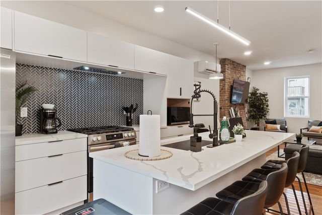 1238 Butterfield Way, Central North Side, PA 15212