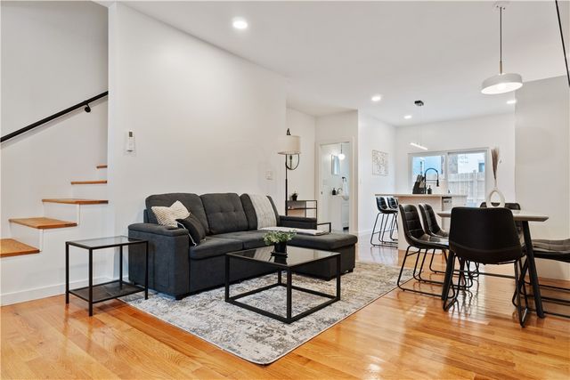 1238 Butterfield Way, Central North Side, PA 15212