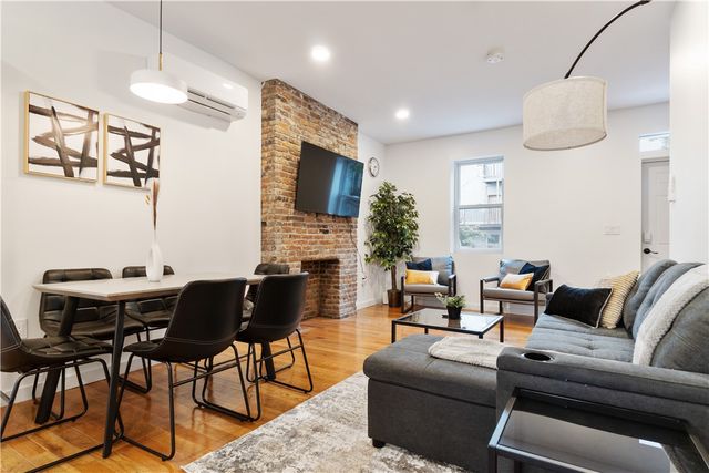 1238 Butterfield Way, Central North Side, PA 15212