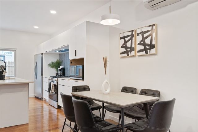 1238 Butterfield Way, Central North Side, PA 15212