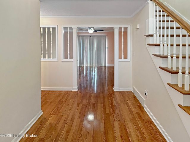 9804 Spring Pointe Ct, Louisville, KY 40229