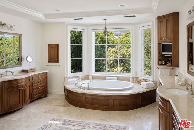 1667 Amalfi Drive, Pacific Palisades (los Angeles), CA 90272