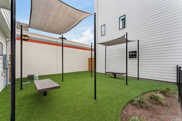 3202 N Elmendorf, San Antonio, TX 78201