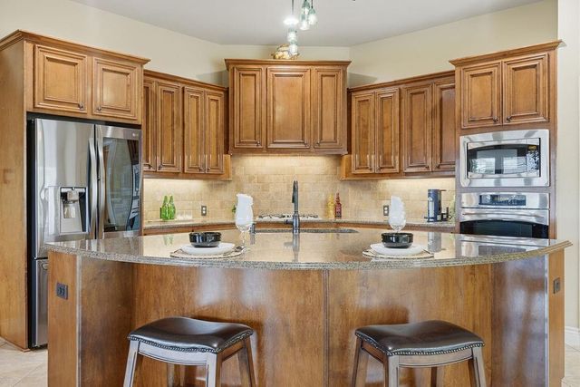 527 Jordan Creek Court, League City, TX 77573