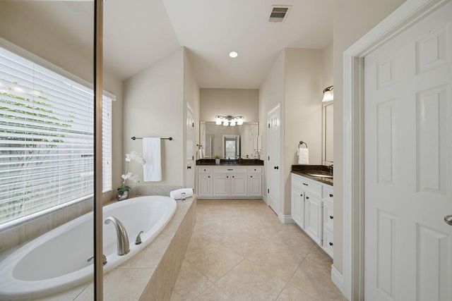 527 Jordan Creek Court, League City, TX 77573