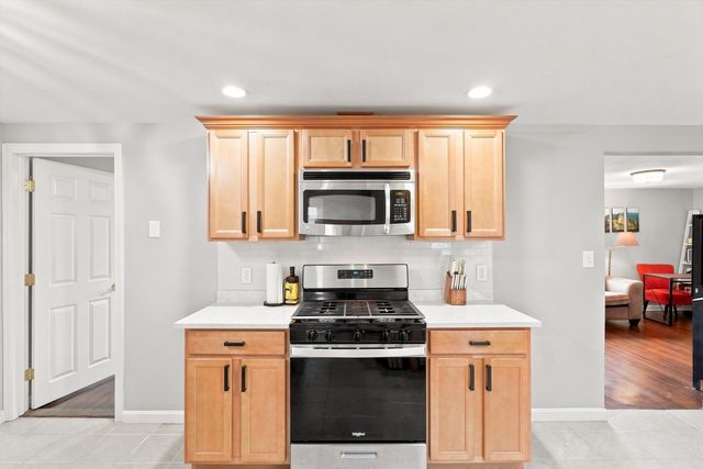 45 Brookline Ave, Haverhill, MA 01830