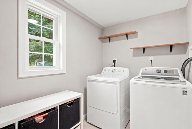 45 Brookline Ave, Haverhill, MA 01830