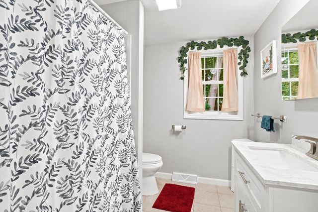 45 Brookline Ave, Haverhill, MA 01830