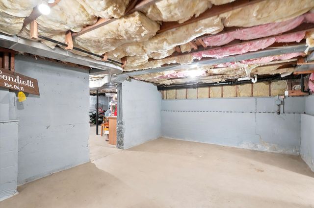 45 Brookline Ave, Haverhill, MA 01830