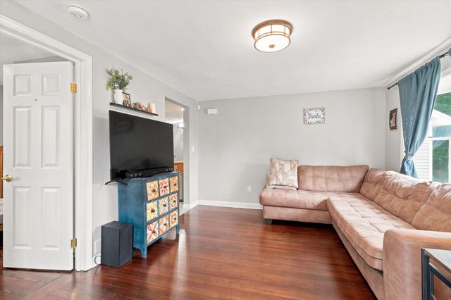45 Brookline Ave, Haverhill, MA 01830