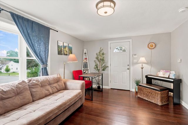 45 Brookline Ave, Haverhill, MA 01830
