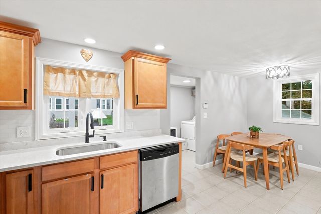 45 Brookline Ave, Haverhill, MA 01830