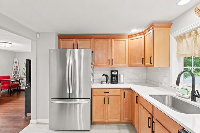 45 Brookline Ave, Haverhill, MA 01830