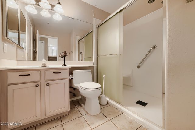 1633 E LAKESIDE Drive 120, Gilbert, AZ 85234