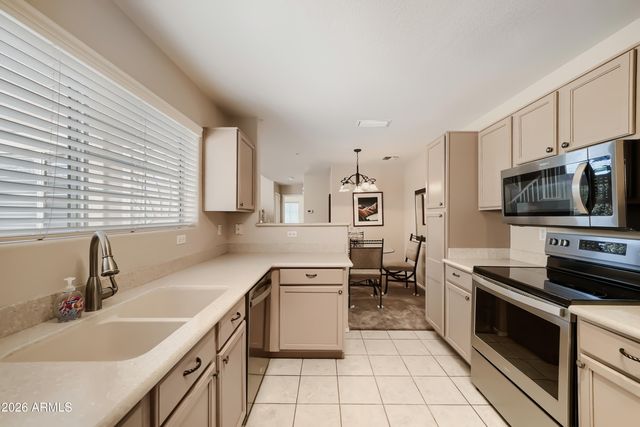 1633 E LAKESIDE Drive 120, Gilbert, AZ 85234