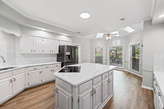 9190 E BRIDGE DR, Germantown, TN 38139