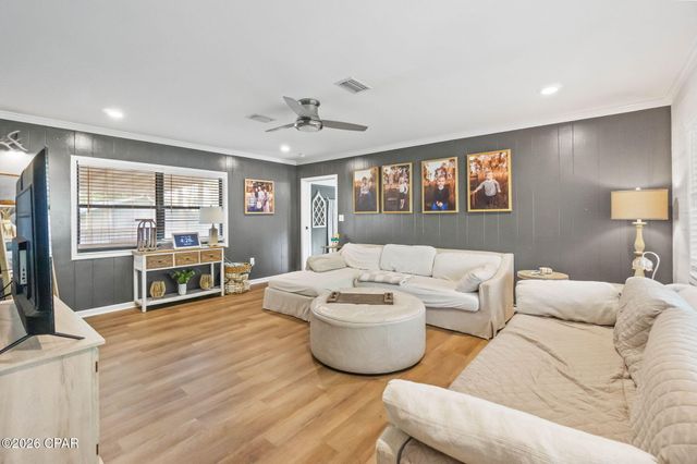 872 1st Street, Chipley, FL 32428