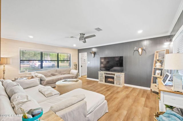 872 1st Street, Chipley, FL 32428