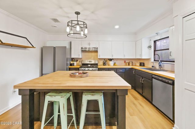 872 1st Street, Chipley, FL 32428