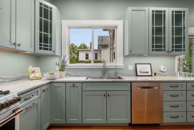 14 Center St 3, Watertown, MA 02472