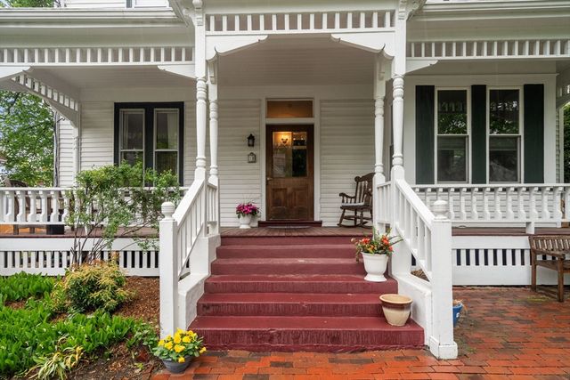 14 Center St 3, Watertown, MA 02472