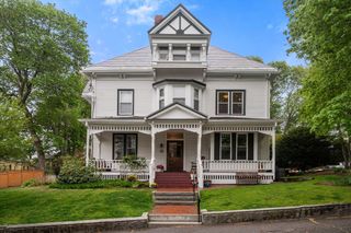 14 Center St 3, Watertown, MA 02472