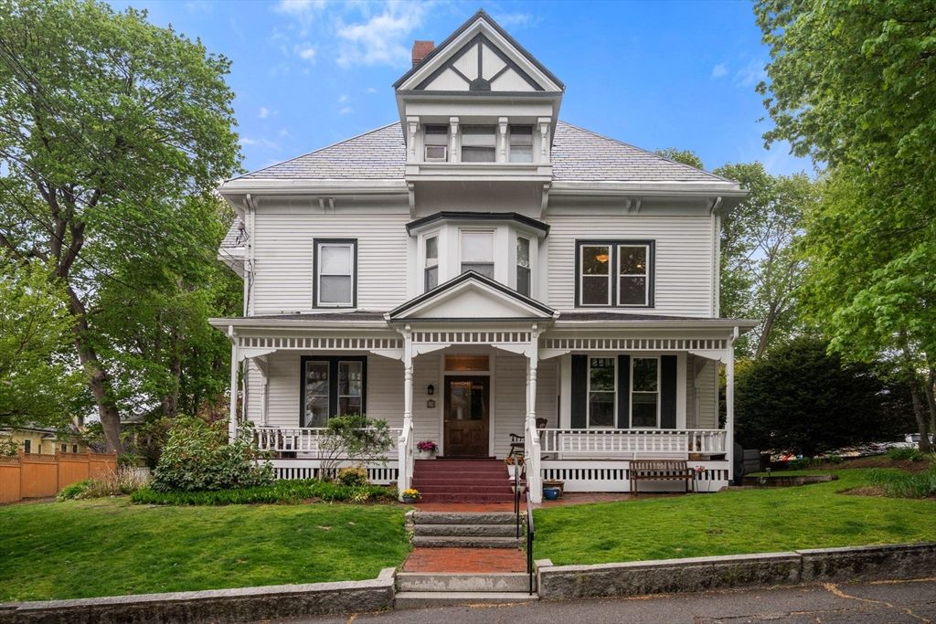 14 Center St 3, Watertown, MA 02472