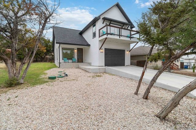 2061 Robin Hood, Canyon Lake, TX 78133