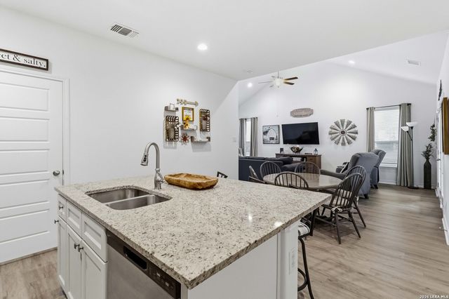 2061 Robin Hood, Canyon Lake, TX 78133