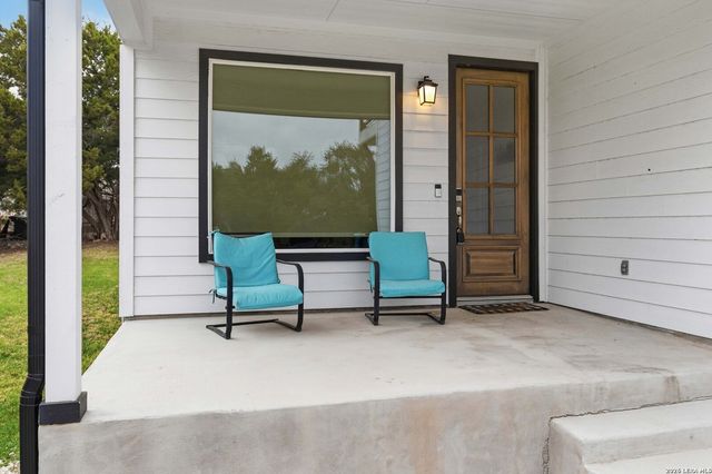 2061 Robin Hood, Canyon Lake, TX 78133