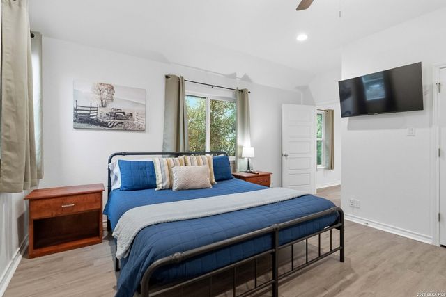 2061 Robin Hood, Canyon Lake, TX 78133