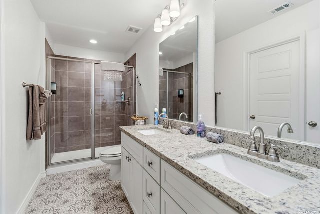 2061 Robin Hood, Canyon Lake, TX 78133