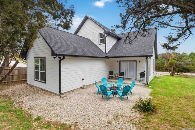 2061 Robin Hood, Canyon Lake, TX 78133