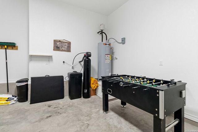 2061 Robin Hood, Canyon Lake, TX 78133