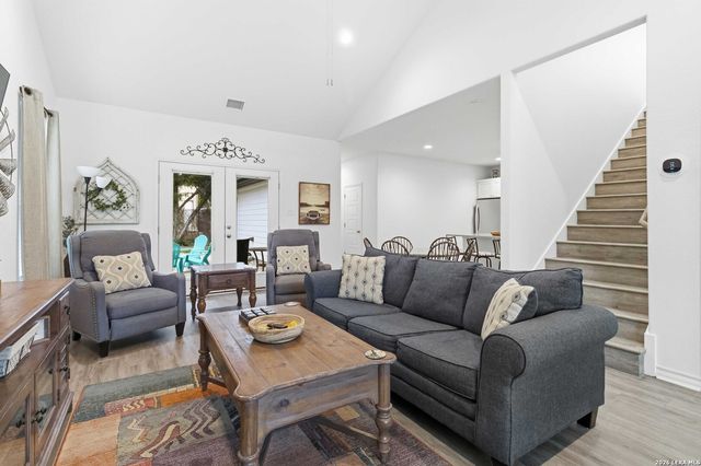 2061 Robin Hood, Canyon Lake, TX 78133