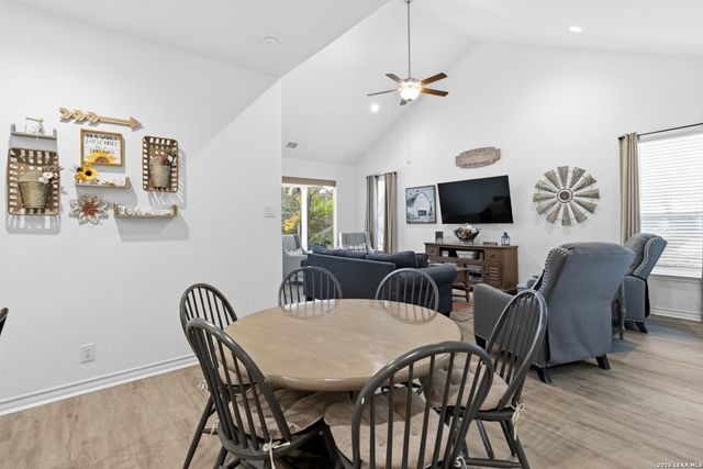 2061 Robin Hood, Canyon Lake, TX 78133