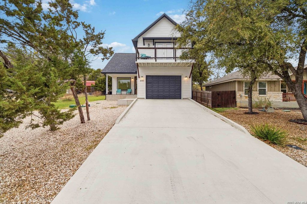 2061 Robin Hood, Canyon Lake, TX 78133