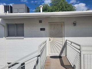 825 N HAYDEN Road C201, Scottsdale, AZ 85257
