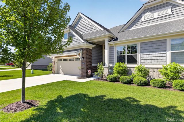 3716 Chatham Pl, Brighton Township, MI 48114
